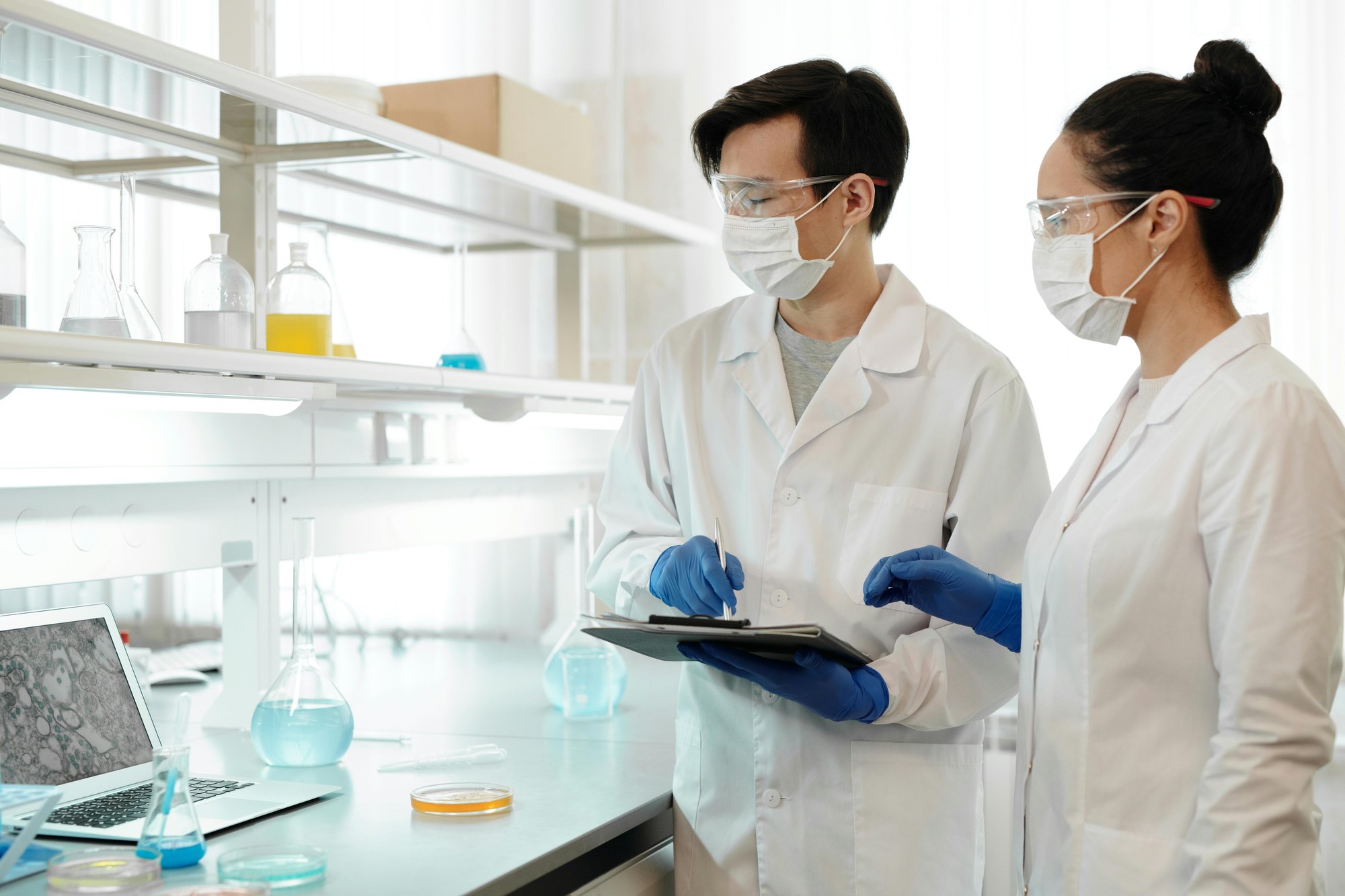Pouring a sample with amber vials